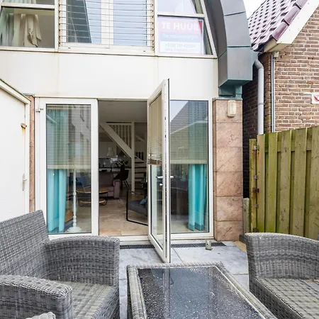 Holiday Home De Zeeparel Holiday home *
