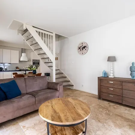 Holiday Home De Zeeparel Holiday home