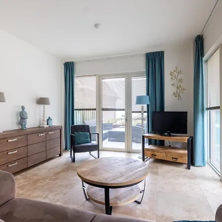 Holiday home Holiday Home De Zeeparel *