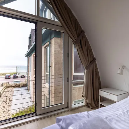 Holiday home Holiday Home De Zeeparel