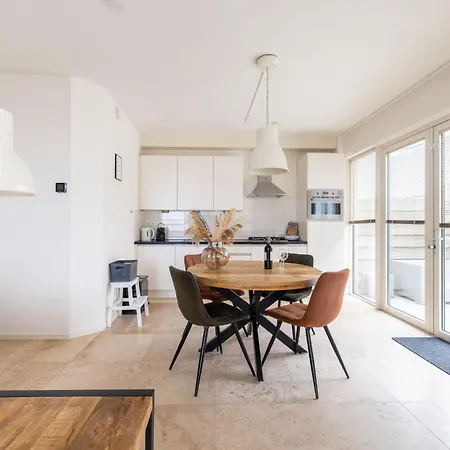 Holiday home Holiday Home De Zeeparel *