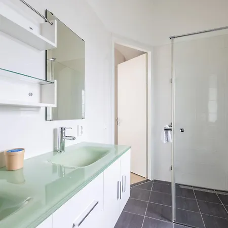 Holiday Home De Zeeparel Holiday home *