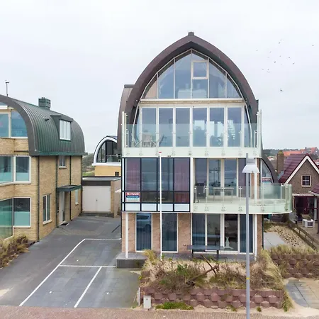 Holiday home Holiday Home De Zeeparel By Interhome *