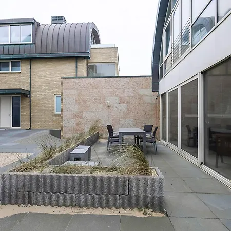 Holiday home Holiday Home De Zeeparel By Interhome