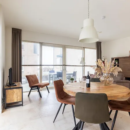 Holiday home Holiday Home De Zeeparel *