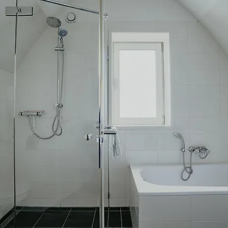 Holiday Home De Zeeparel By Interhome Holiday home *