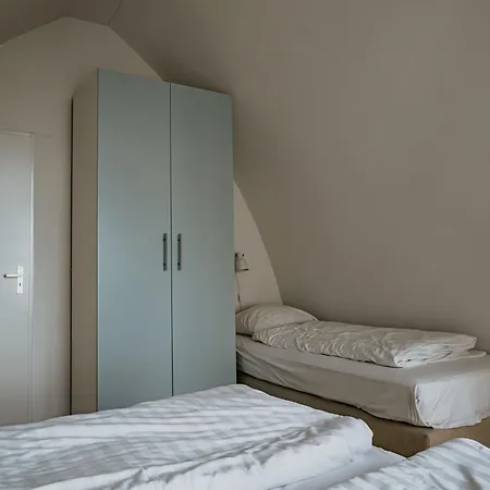 Holiday Home De Zeeparel By Interhome