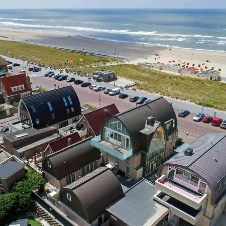 Holiday Home De Zeeparel *