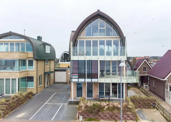 Holiday home Holiday Home De Zeeparel By Interhome *