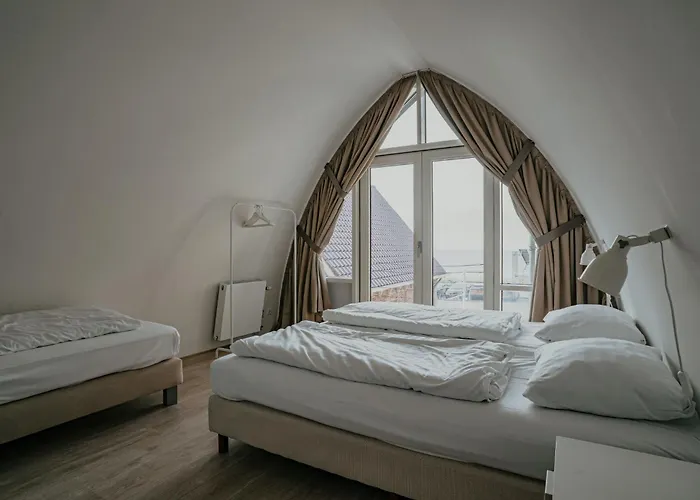 Holiday home Holiday Home De Zeeparel By Interhome *