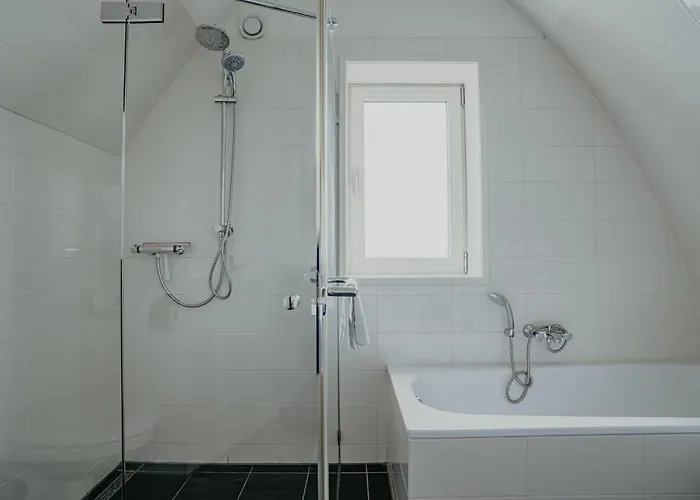 Holiday Home De Zeeparel By Interhome Holiday home *