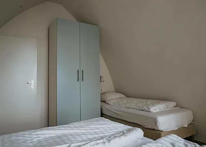 Holiday Home De Zeeparel By Interhome