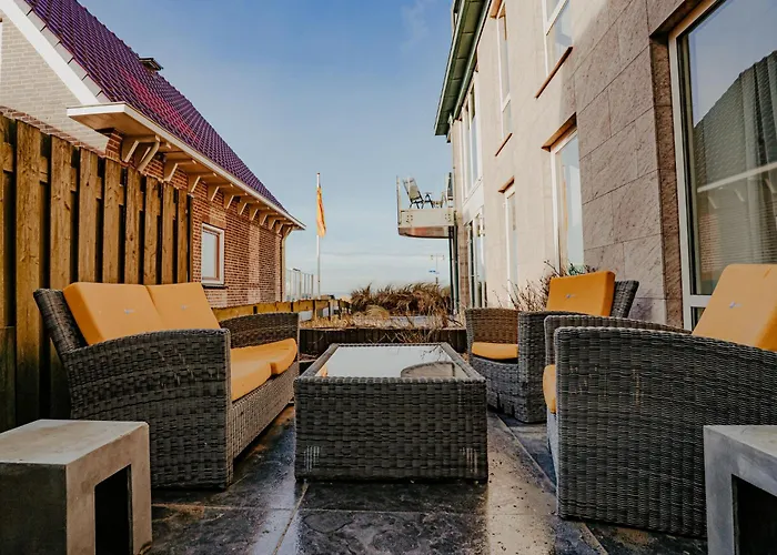 Holiday Home De Zeeparel By Interhome