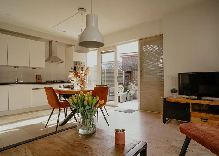 Holiday home Holiday Home De Zeeparel By Interhome Egmond aan Zee